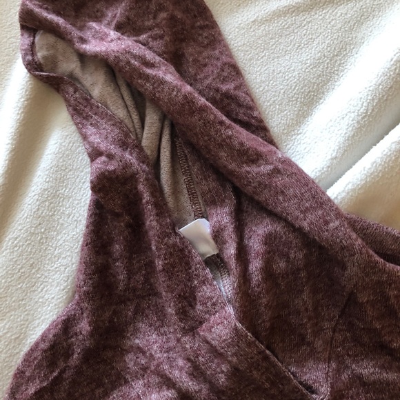 Maroon pullover - Picture 2 of 5